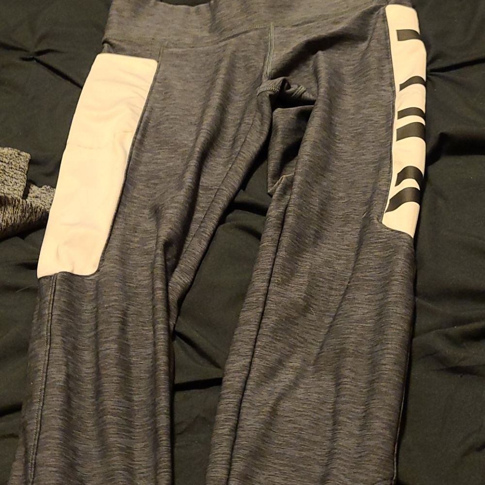 VS PINK LEGGINGS